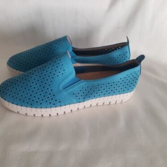 Easy Street Blue Slip on Loafers Sneakers - Size 9.5 WIDE - NEW - Picture 3 of 5